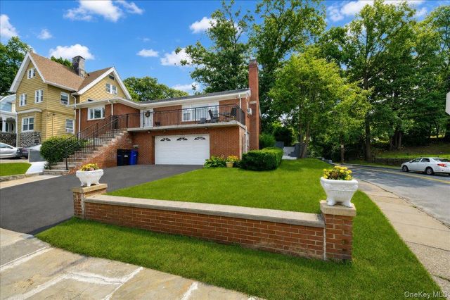 238 Van Cortlandt Park Avenue, Yonkers, NY 10705