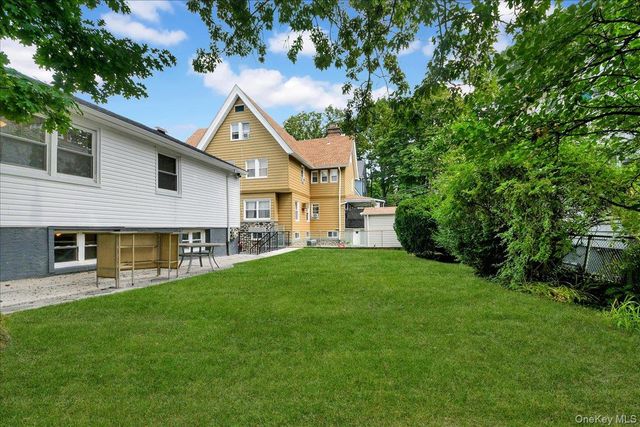 238 Van Cortlandt Park Avenue, Yonkers, NY 10705