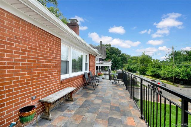 238 Van Cortlandt Park Avenue, Yonkers, NY 10705