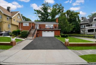 238 Van Cortlandt Park Avenue, Yonkers, NY 10705