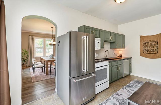 2601 Bremerton Road, Rock Hill, MO 63144