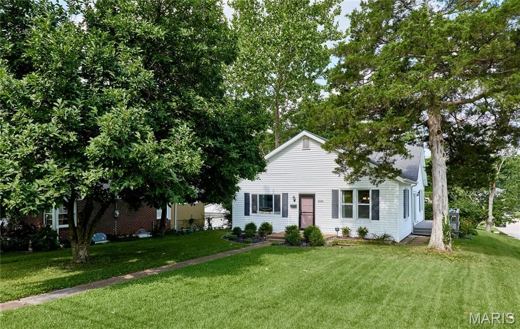 2601 Bremerton Road, Rock Hill, MO 63144