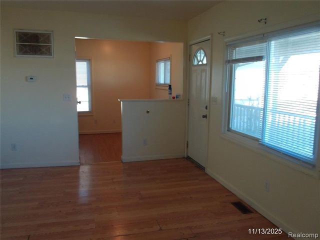 17048 Lowell Street, Roseville, MI 48066