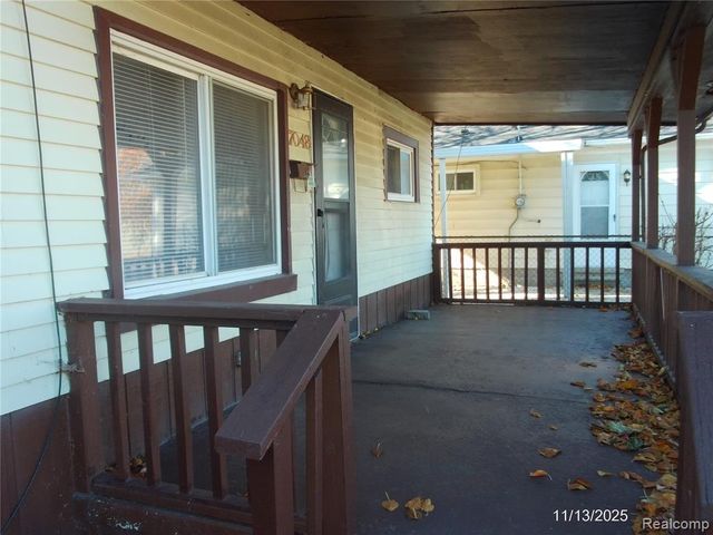 17048 Lowell Street, Roseville, MI 48066