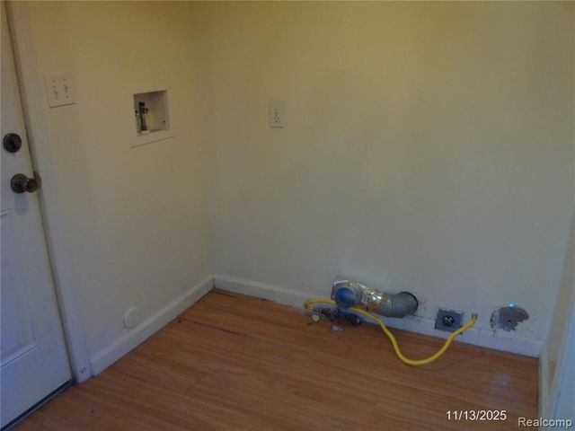 17048 Lowell Street, Roseville, MI 48066