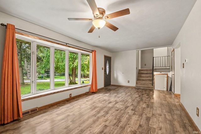 51205 Green Hill Drive, South Bend, IN 46628