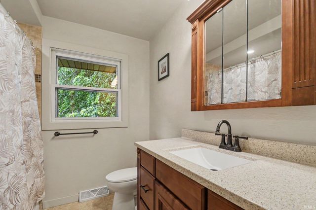 51205 Green Hill Drive, South Bend, IN 46628