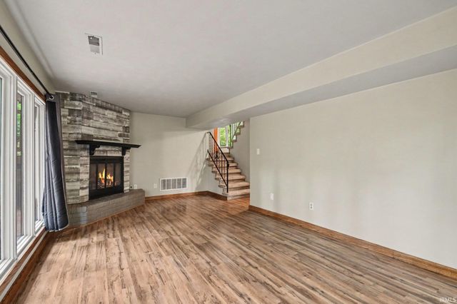 51205 Green Hill Drive, South Bend, IN 46628