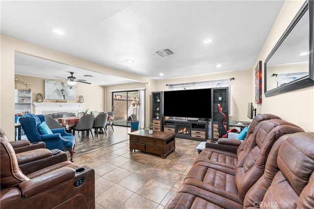 45228 Lorimer, Lancaster, CA 93534