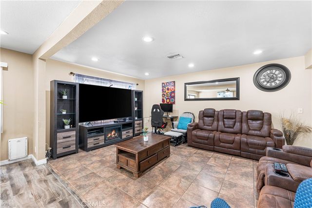 45228 Lorimer, Lancaster, CA 93534