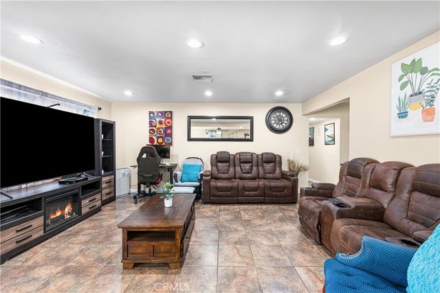 45228 Lorimer, Lancaster, CA 93534