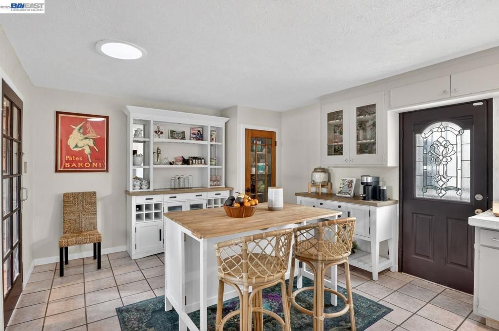 Image 13 of property listing at 2541 Marina Blvd, San Leandro, CA 94577
