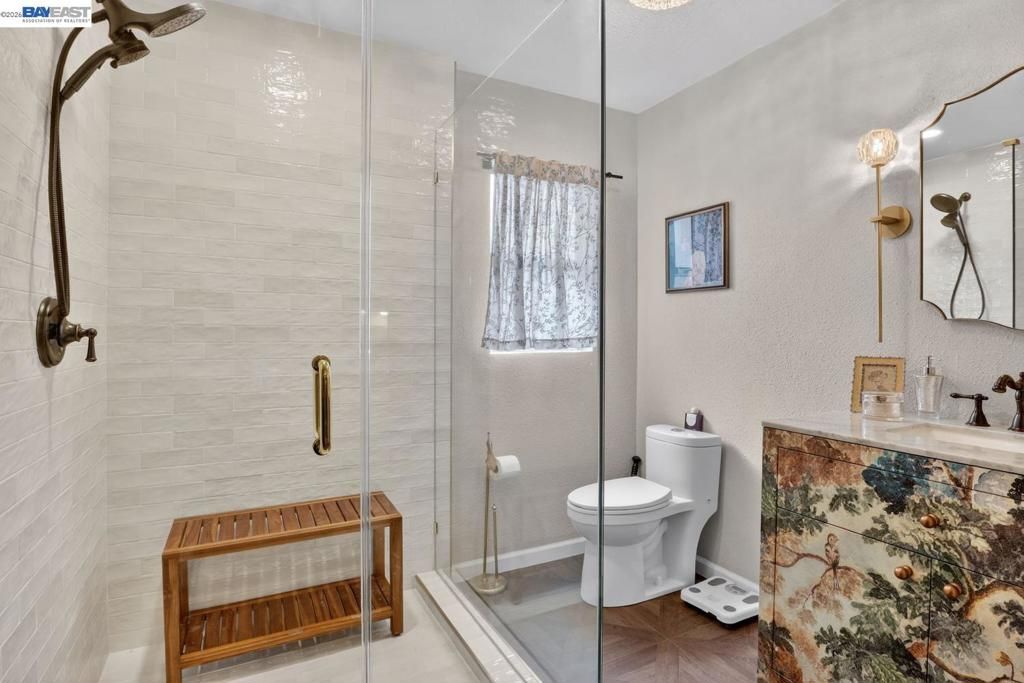 Image 16 of property listing at 2541 Marina Blvd, San Leandro, CA 94577