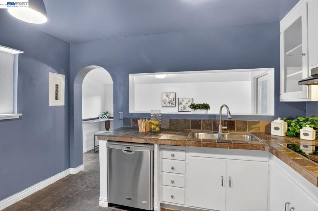 Image 39 of property listing at 2541 Marina Blvd, San Leandro, CA 94577