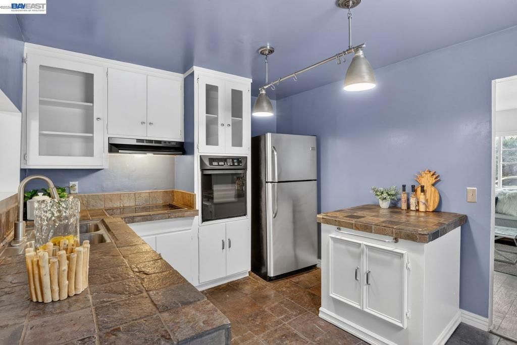 Image 40 of property listing at 2541 Marina Blvd, San Leandro, CA 94577