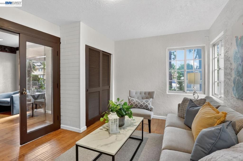 Image 7 of property listing at 2541 Marina Blvd, San Leandro, CA 94577
