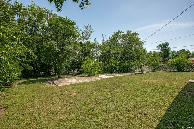 202 WAUGH ST, San Antonio, TX 78223
