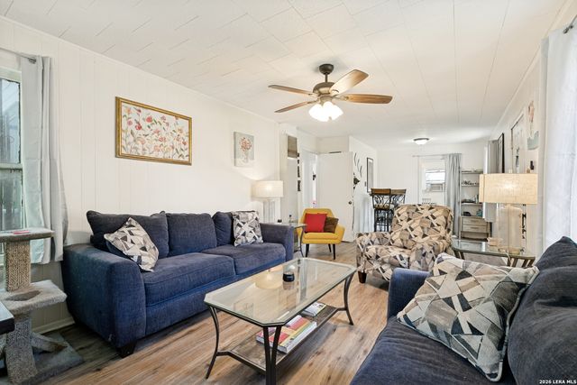 202 WAUGH ST, San Antonio, TX 78223