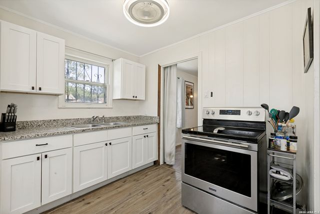 202 WAUGH ST, San Antonio, TX 78223