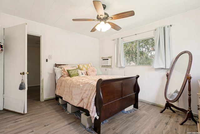 202 WAUGH ST, San Antonio, TX 78223