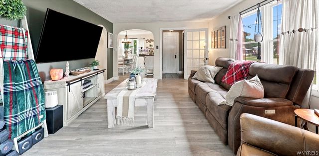 4423 Stratford, Hamburg, NY 14075