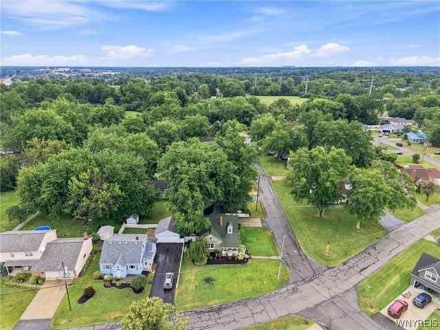 4423 Stratford, Hamburg, NY 14075