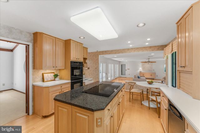 8000 SEVEN HILLS CT, Clifton, VA 20124
