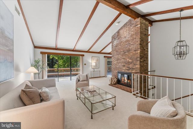 8000 SEVEN HILLS CT, Clifton, VA 20124