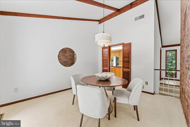 8000 SEVEN HILLS CT, Clifton, VA 20124