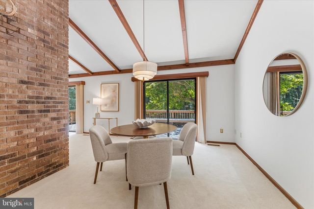8000 SEVEN HILLS CT, Clifton, VA 20124