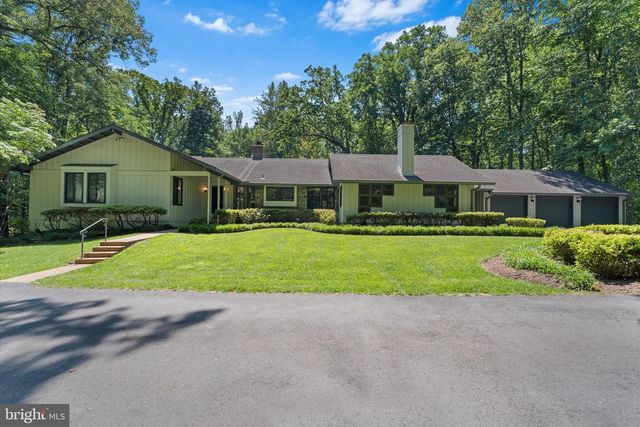 8000 SEVEN HILLS CT, Clifton, VA 20124