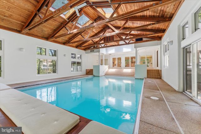 8000 SEVEN HILLS CT, Clifton, VA 20124