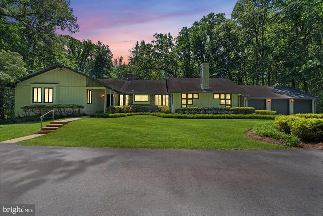 8000 SEVEN HILLS CT, Clifton, VA 20124