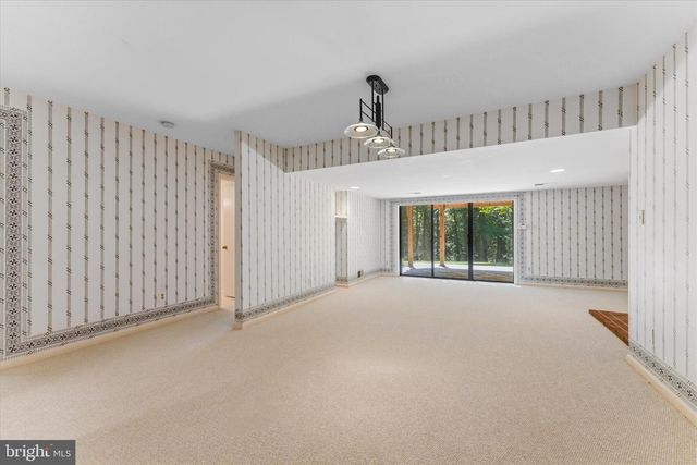 8000 SEVEN HILLS CT, Clifton, VA 20124