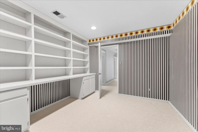 8000 SEVEN HILLS CT, Clifton, VA 20124