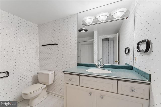 8000 SEVEN HILLS CT, Clifton, VA 20124