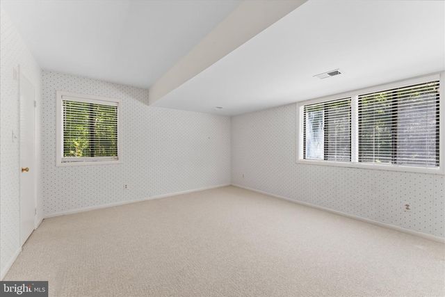 8000 SEVEN HILLS CT, Clifton, VA 20124