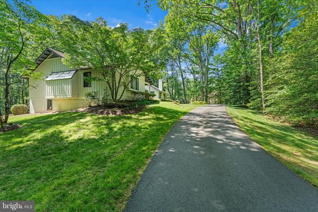 8000 SEVEN HILLS CT, Clifton, VA 20124