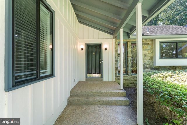 8000 SEVEN HILLS CT, Clifton, VA 20124