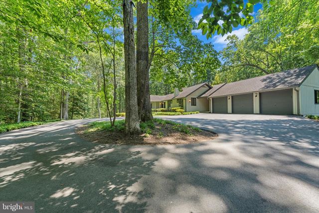 8000 SEVEN HILLS CT, Clifton, VA 20124