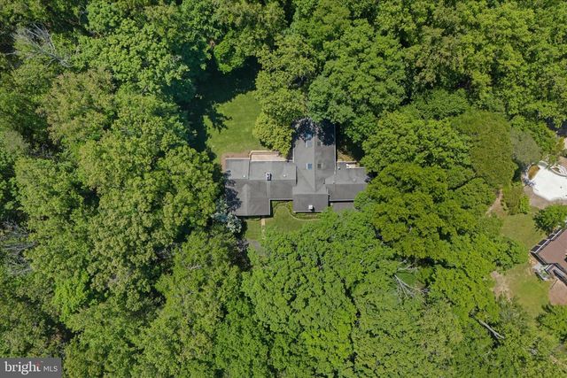 8000 SEVEN HILLS CT, Clifton, VA 20124