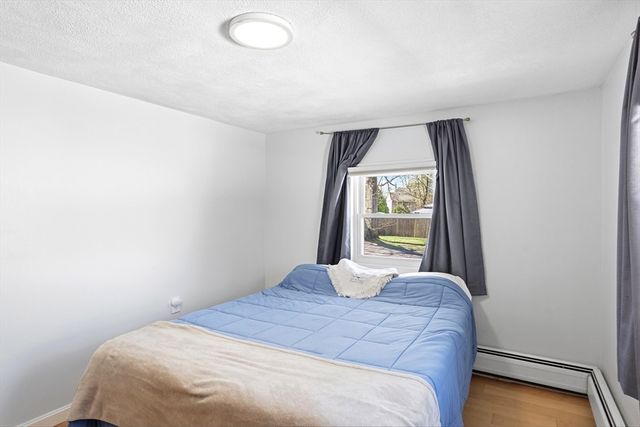 34 Glenvale Avenue, Billerica, MA 01821