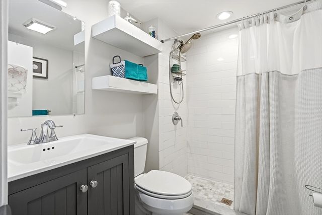 34 Glenvale Avenue, Billerica, MA 01821