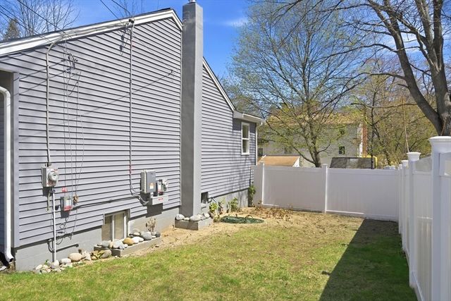 34 Glenvale Avenue, Billerica, MA 01821