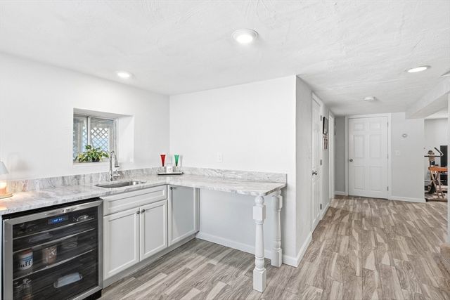 34 Glenvale Avenue, Billerica, MA 01821