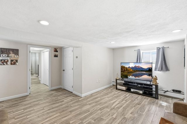 34 Glenvale Avenue, Billerica, MA 01821