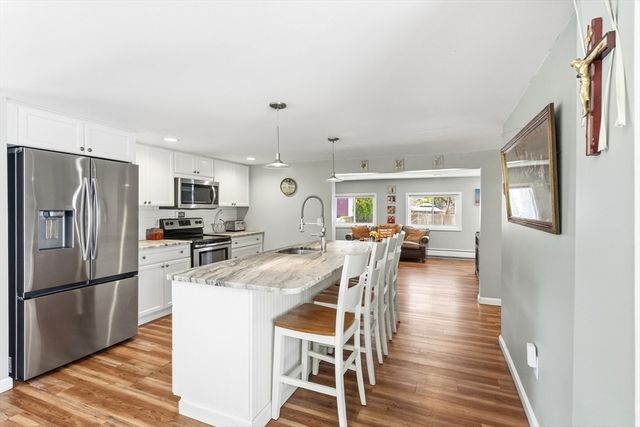 34 Glenvale Avenue, Billerica, MA 01821