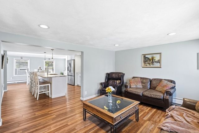 34 Glenvale Avenue, Billerica, MA 01821