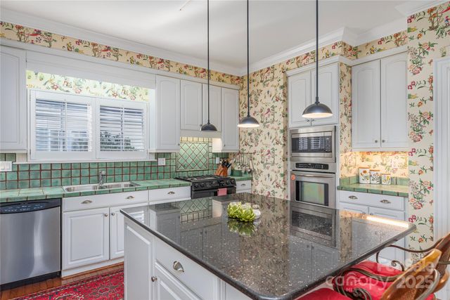 42 Tiverton Lane, Asheville, NC 28803