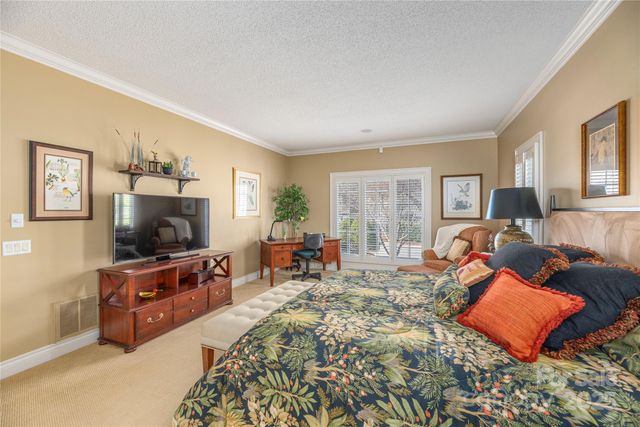 42 Tiverton Lane, Asheville, NC 28803